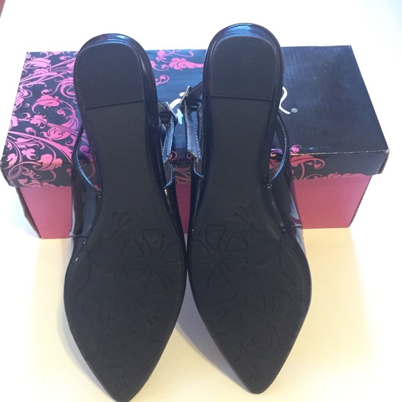 SUPER CUTE FLATS ❤️ - Picture 4 of 5